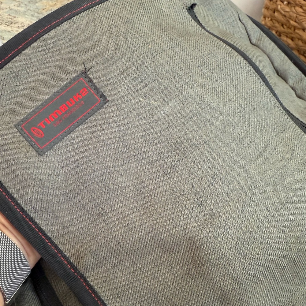 Timbuk2 Gray Backpack Bottle Opener Padded Laptop Zipper Pockets Good Condition - Picture 2 of 10